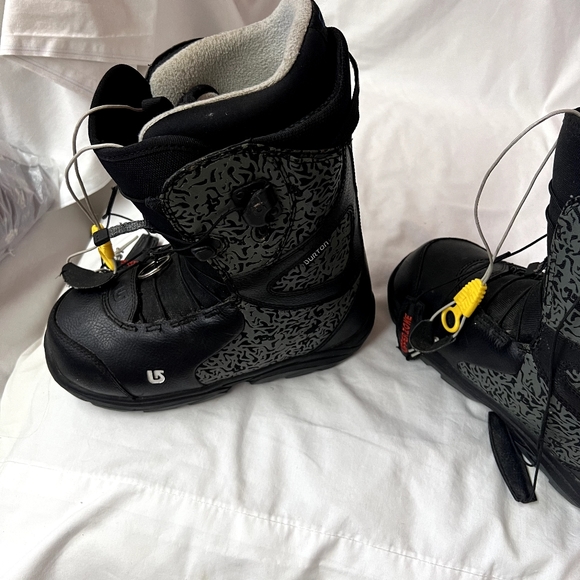 Burton Snowboard Boots Size 7 - Picture 3 of 16